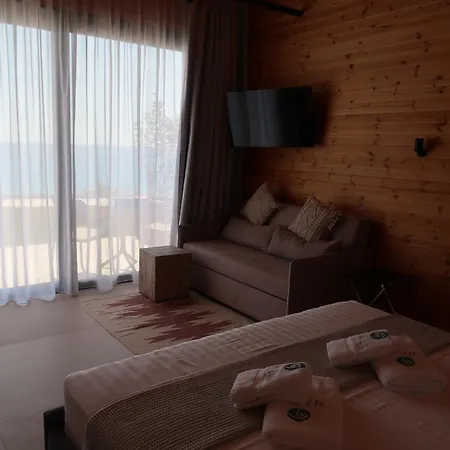 Nalu Front Hotel